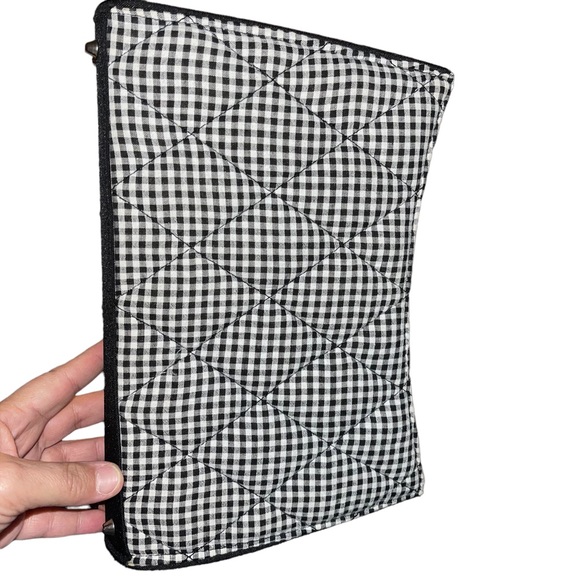 Women’s Black and White Check Snowman Shoulder Bag Quilted Outer Zipper Closure - Picture 4 of 9